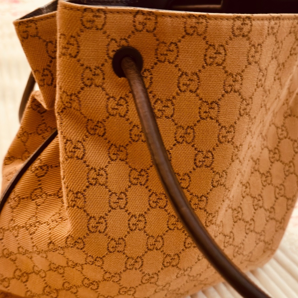 Gucci Tan Tote with Dark Brown leather Handles EUC